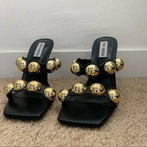 Steve Madden black and gold heels